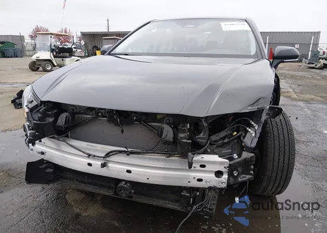 2025 Toyota Camry Le z USA, uszkodzony, nr VIN 4T1DAACK3SU179529